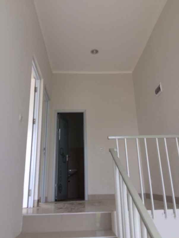 rumah serpong lagoon