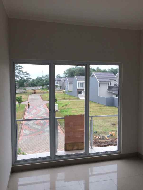 rumah serpong lagoon