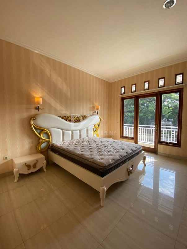 rumah siap huni dan bisa buat usaha di nusaloka bsd