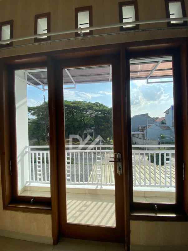 rumah siap huni dan bisa buat usaha di nusaloka bsd