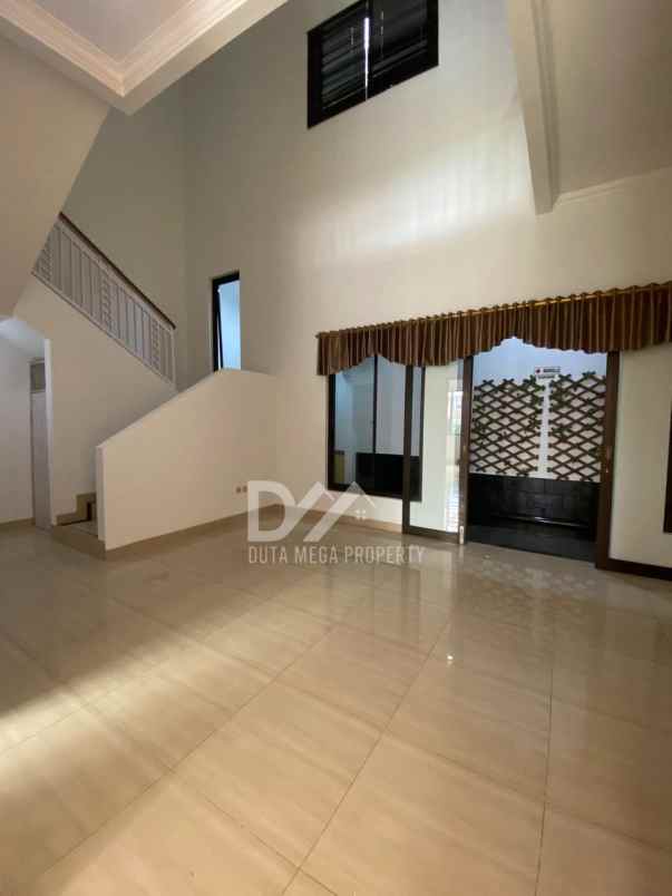 rumah siap huni dan bisa buat usaha di nusaloka bsd