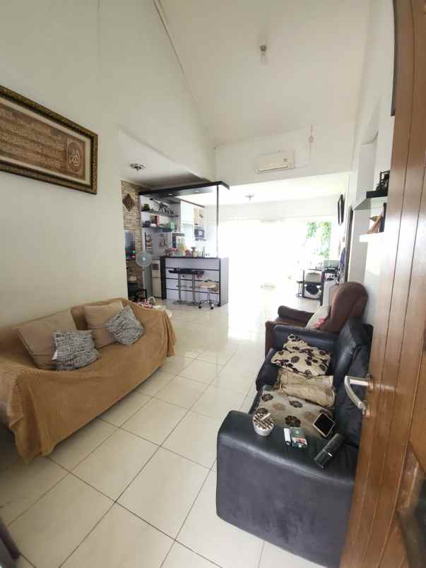 rumah siap huni di cluster aralia harapan indah bekasi