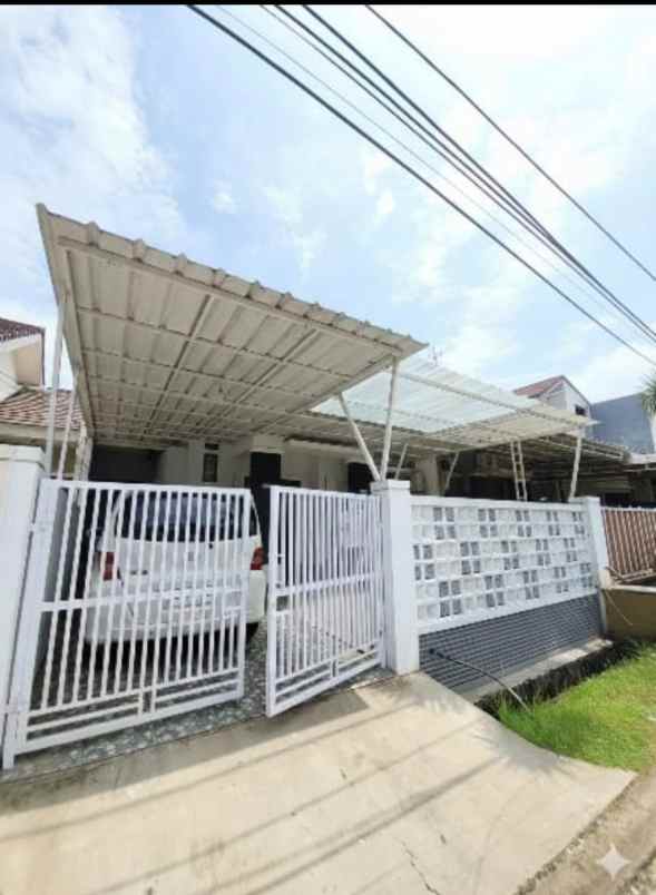 rumah siap huni di cluster aralia harapan indah bekasi