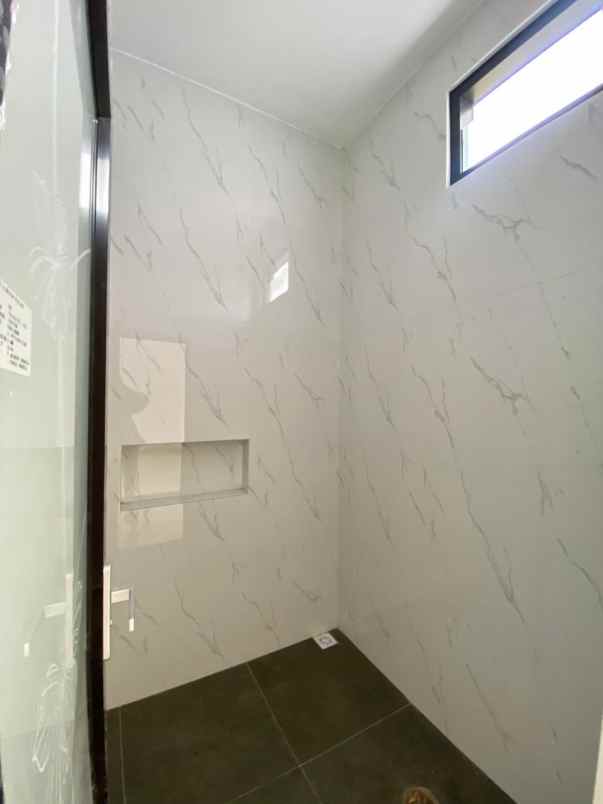 rumah siap huni lokasi di joyo agung kota malang