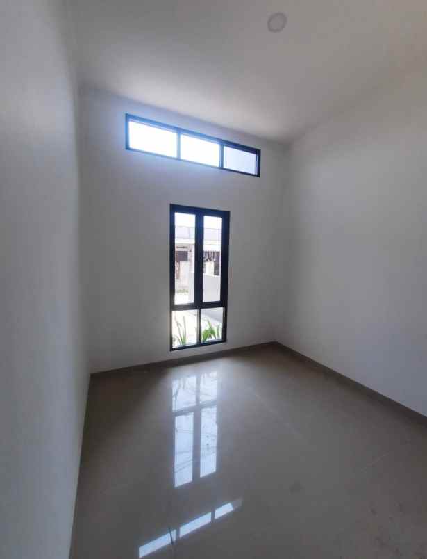 rumah siap huni lokasi strategis di pondok petir depok