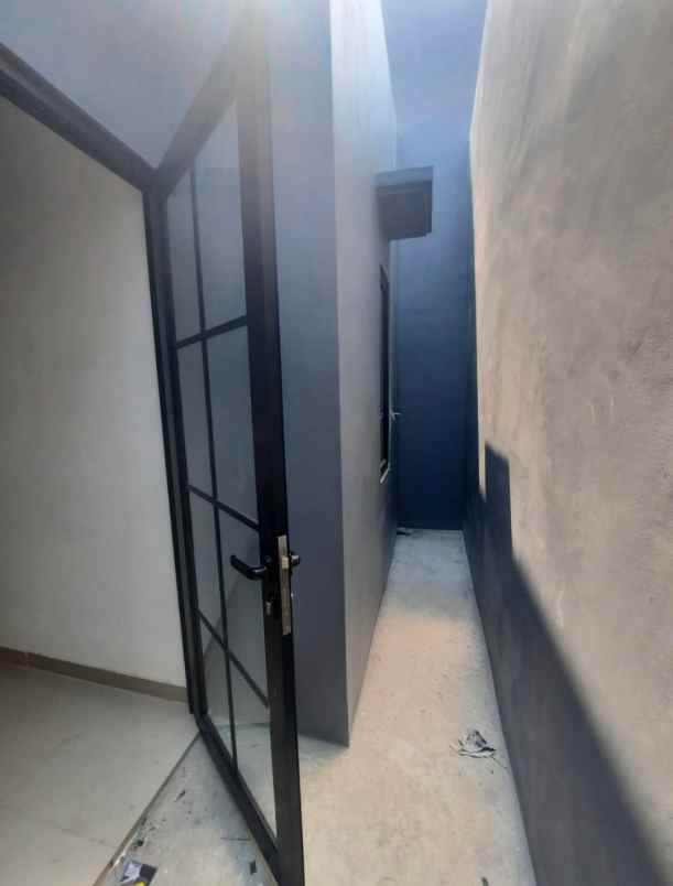 rumah siap huni lokasi strategis di pondok petir depok