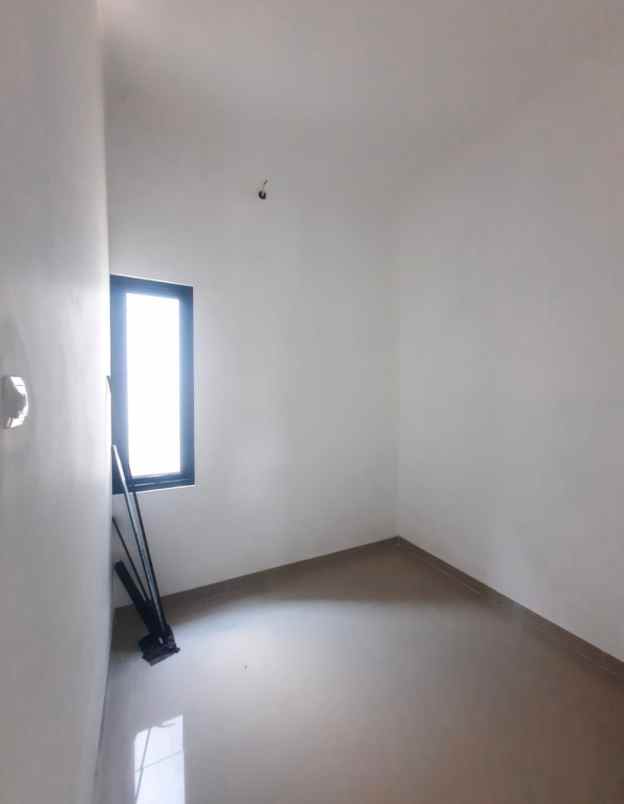rumah siap huni lokasi strategis di pondok petir depok