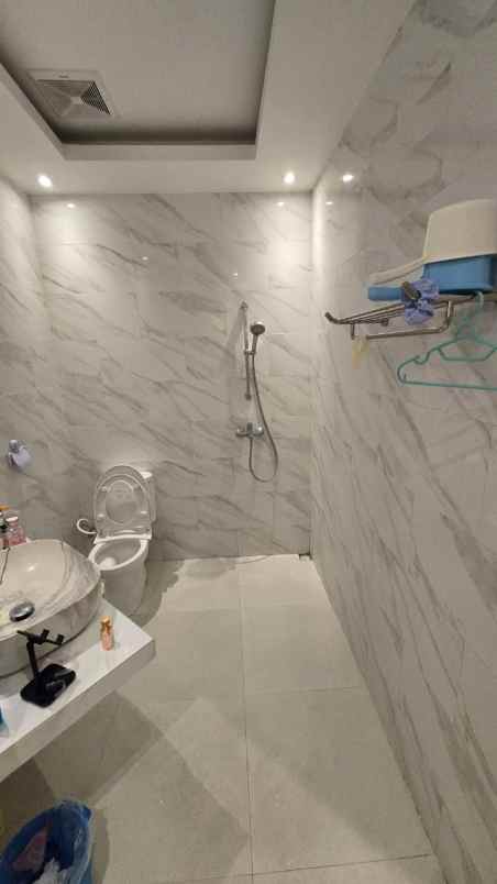 rumah simpang darmo permai siap huni full furnish