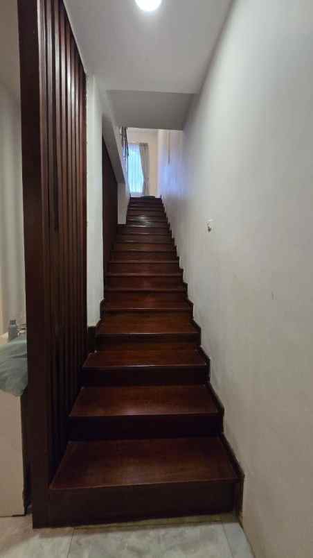 rumah simpang darmo permai siap huni full furnish