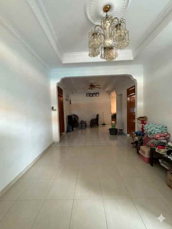 rumah strategis dekat stasiun lrt bekasi timur