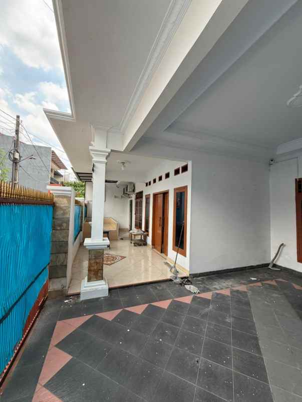 rumah strategis dekat stasiun lrt bekasi timur