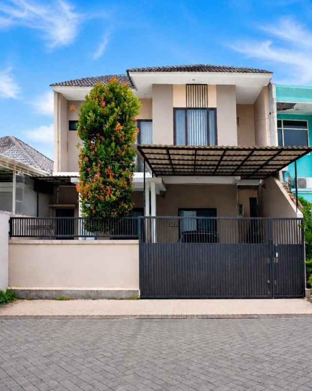 rumah tenggilis utara strategis siap huni