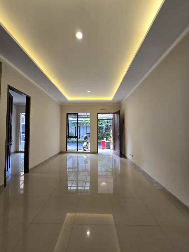 rumah terawat dalam townhouse di condet jakarta timur