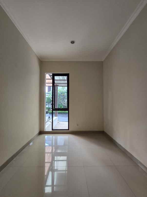 rumah terawat dalam townhouse di condet jakarta timur