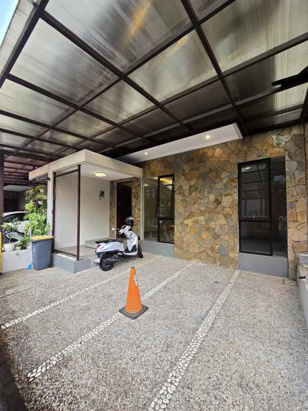 rumah terawat dalam townhouse di condet jakarta timur