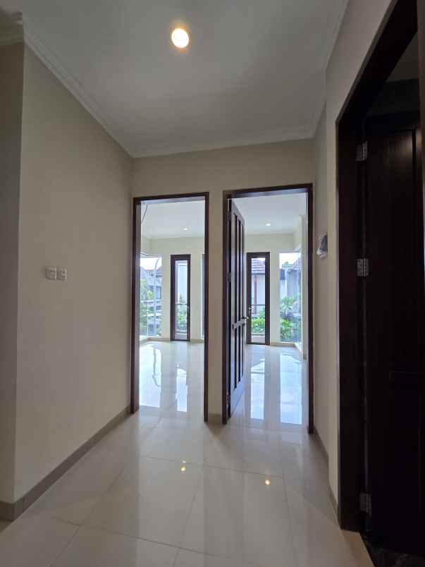 rumah terawat dalam townhouse di condet jakarta timur