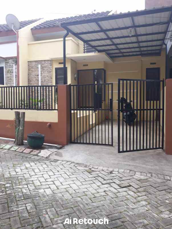 rumah terawat lokasi tirtasani malang
