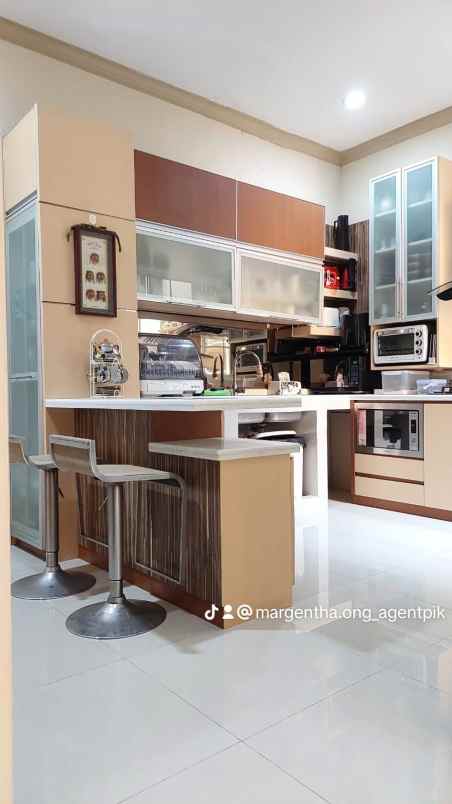 rumah venice pik view barat laut