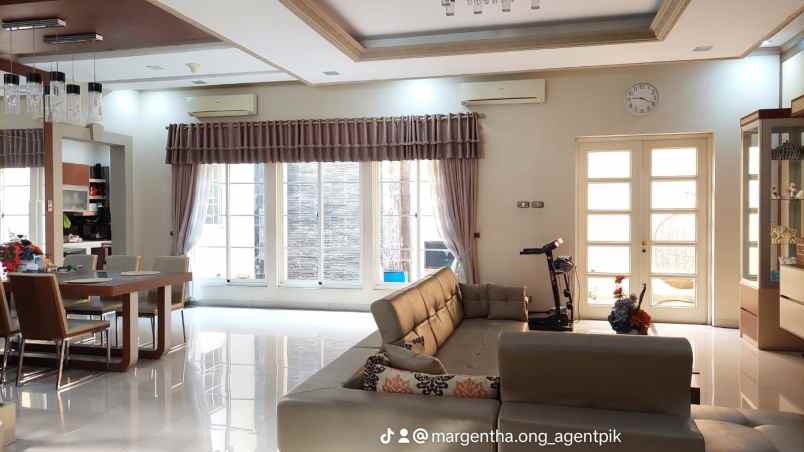 rumah venice pik view barat laut