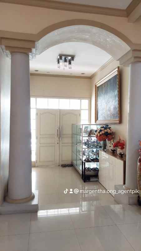 rumah venice pik view barat laut