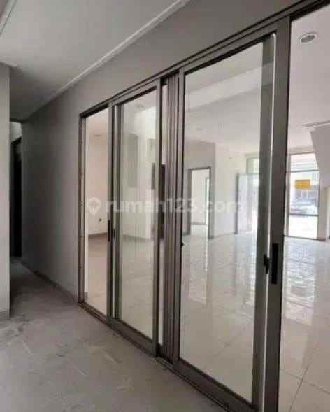 springville pik2 type eugenia hadap barat daya