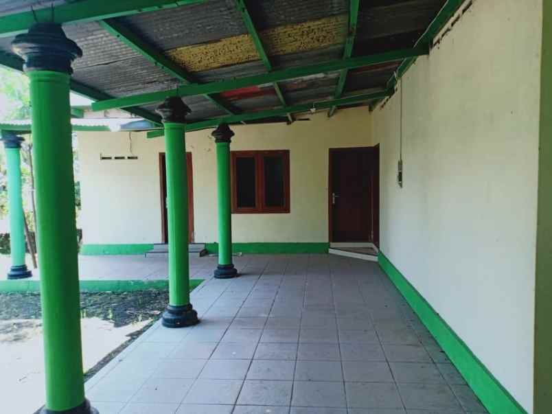 tanah jl raya solo tawangmangu