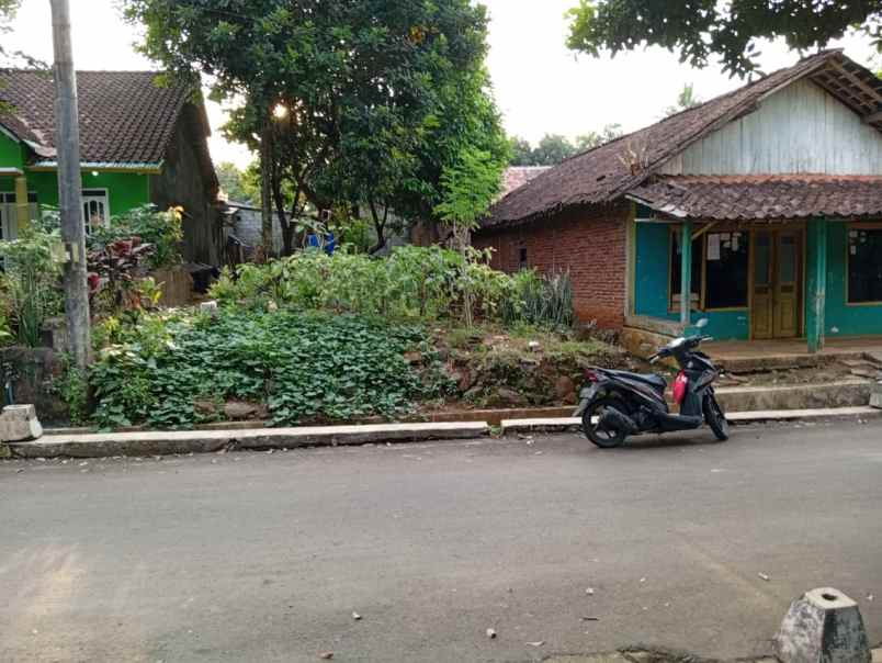 tanah kampung pinggir aspal