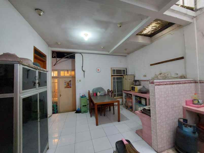 turun harga dijual rumah hitung tanah di perum kebraon