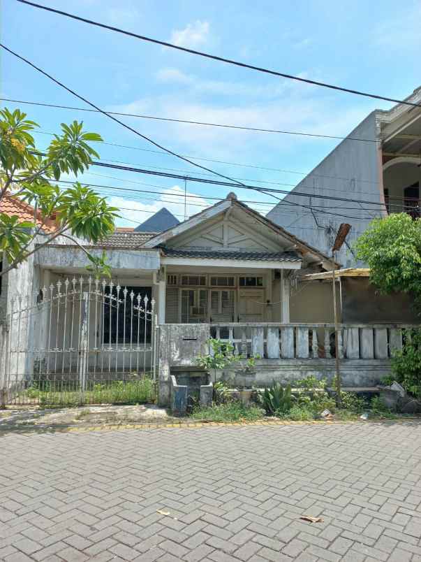 turun harga dijual rumah hitung tanah di perum kebraon