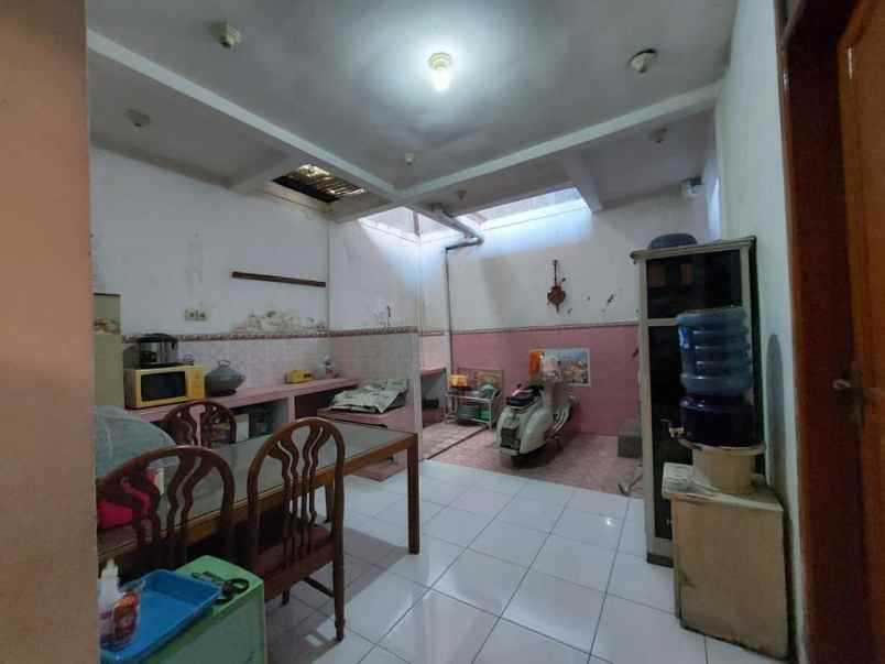 turun harga dijual rumah hitung tanah di perum kebraon