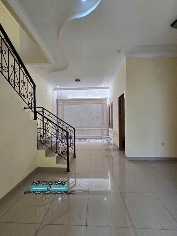 turun harga rumah baru dalam komplek tenang