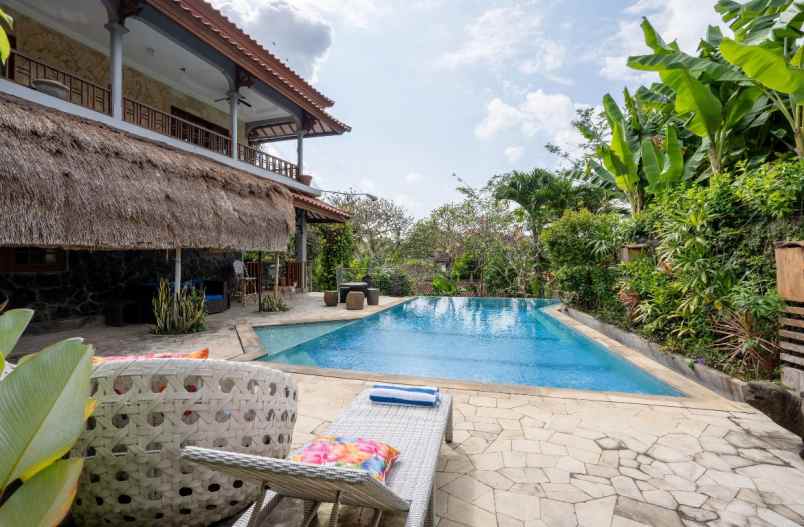 villa with a rice field view