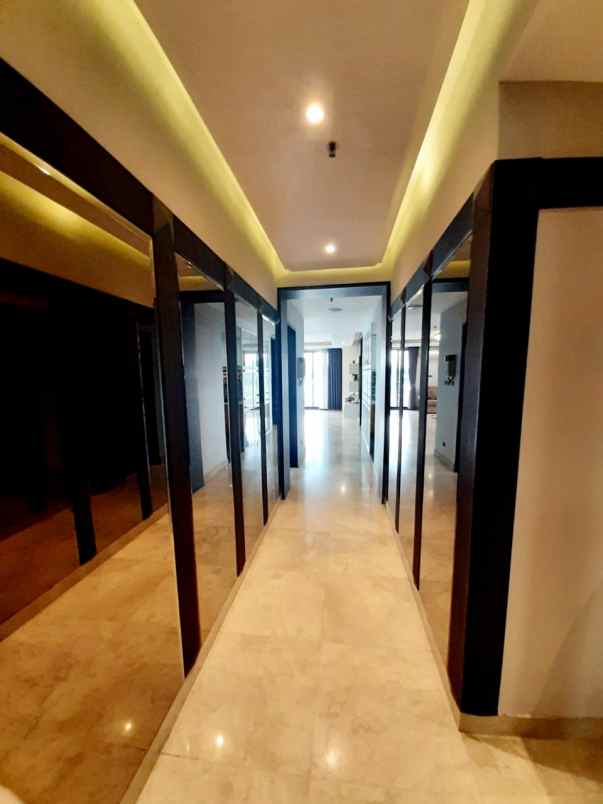 apartemen mewah lokasi strategis dekat senayan