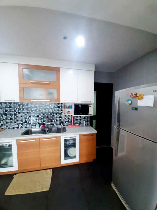 apartemen mewah lokasi strategis dekat senayan