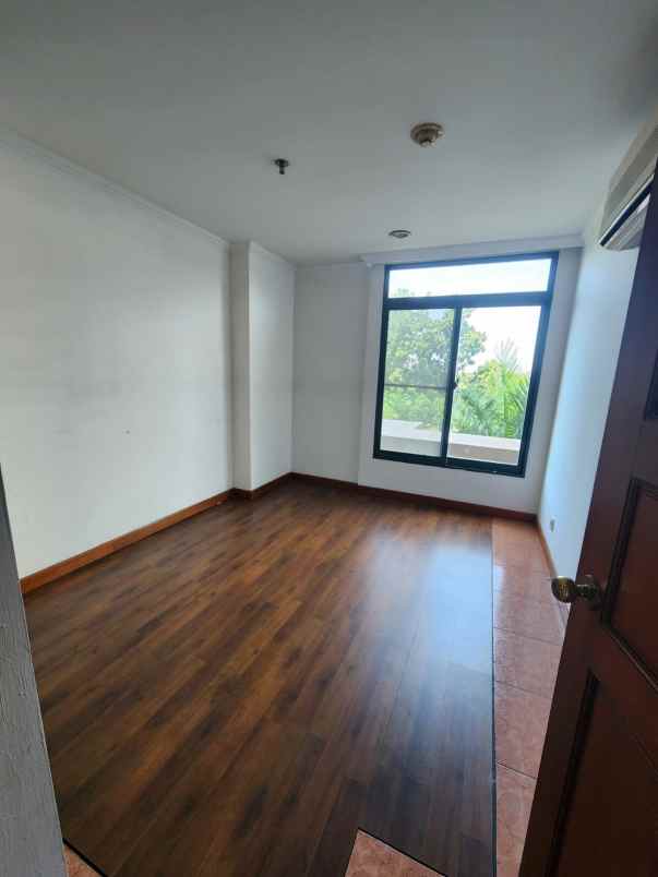 dijual apartemen condominium graha family prima a lt 2