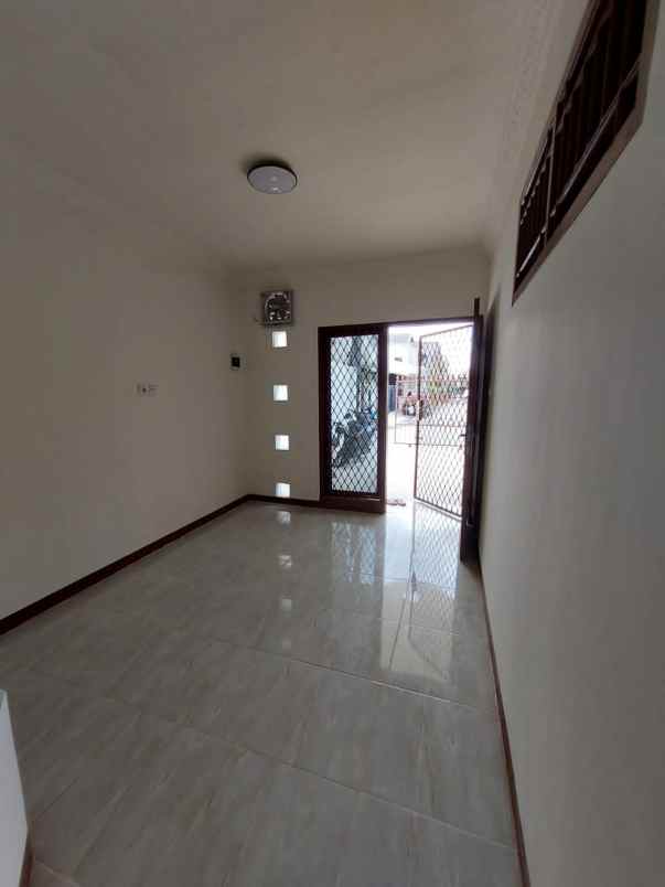 dijual cepat rumah baru di taman harapan baru bekasi