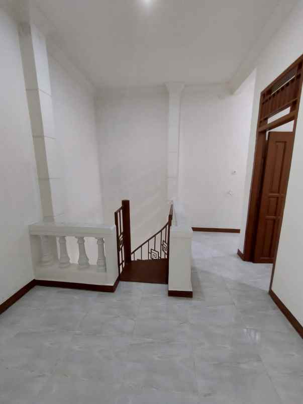 dijual cepat rumah baru di taman harapan baru bekasi