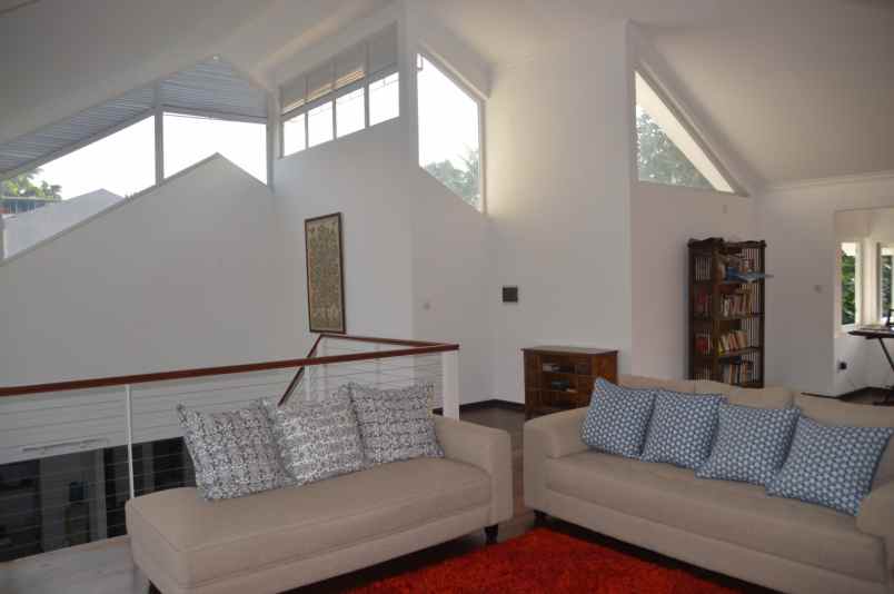 dijual cepat rumah di kemang timur jakarta selatan