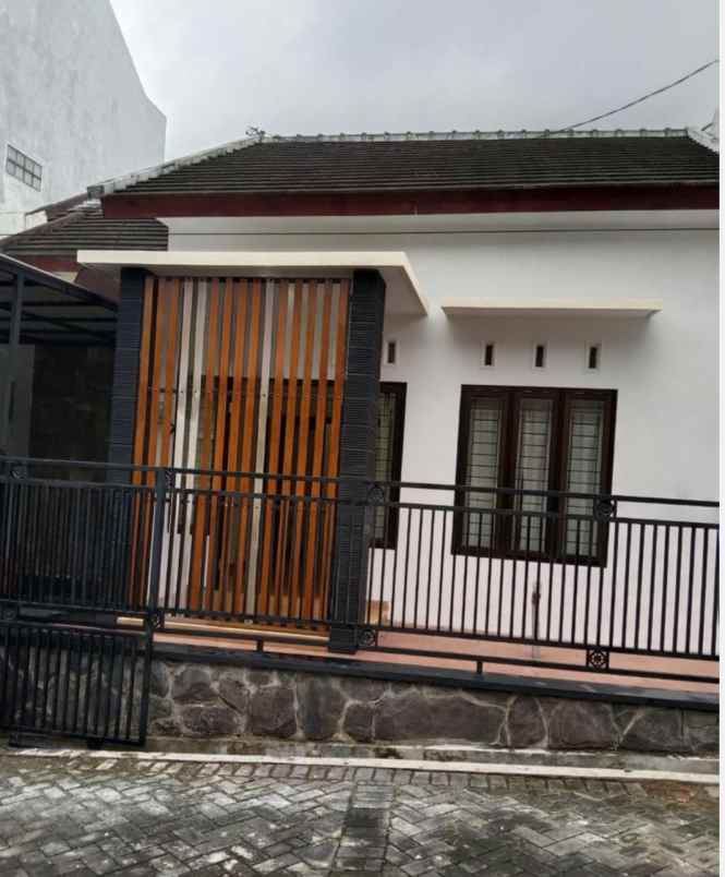 dijual cepat rumah siap huni di saxophone malang