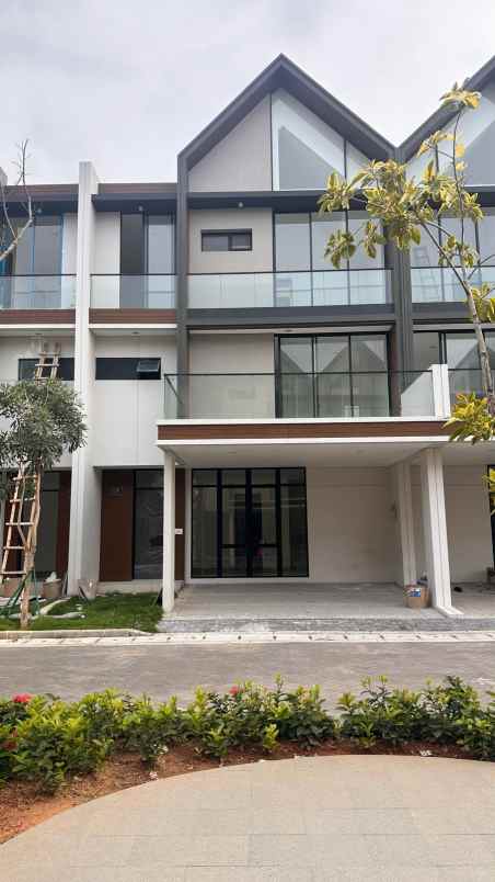 dijual disewakan rumah pik 2 3 lantai 3 1 bedroom