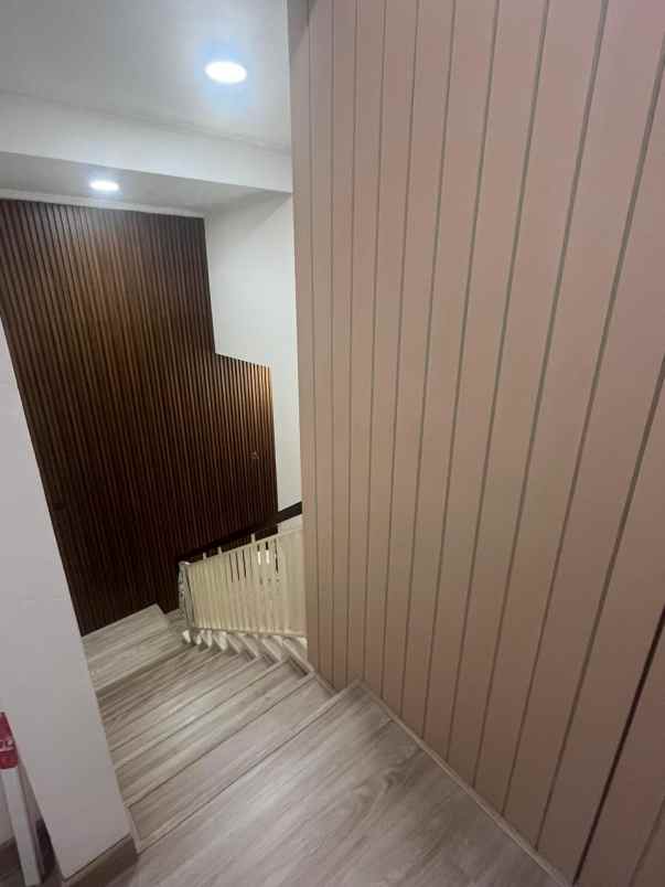 dijual disewakan rumah pik layar permai