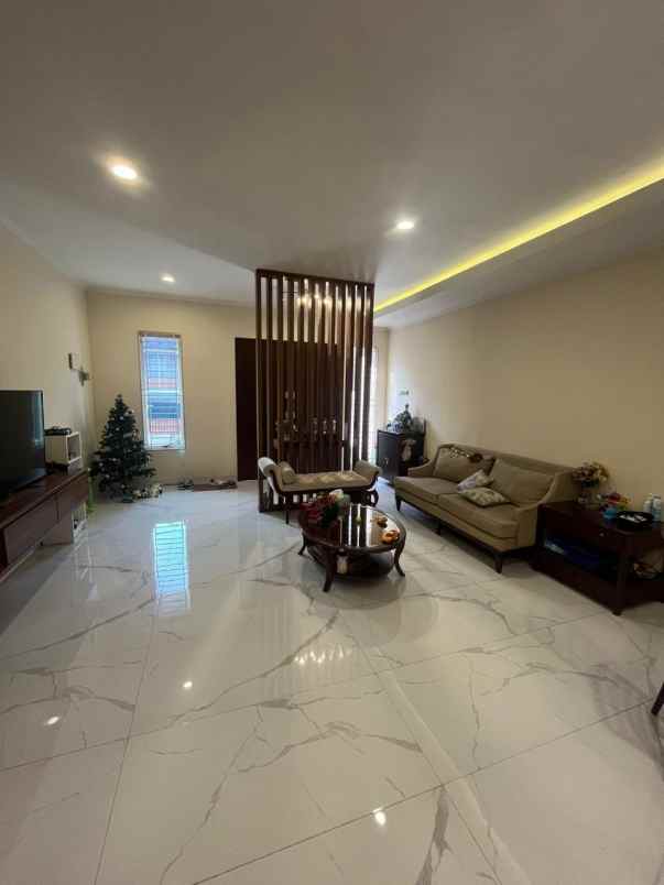 dijual disewakan rumah pik layar permai