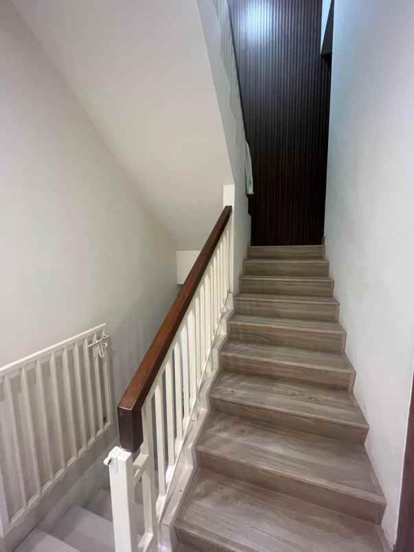 dijual disewakan rumah pik layar permai