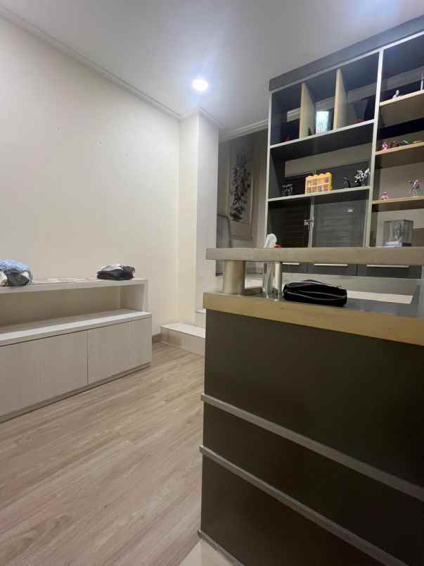 dijual disewakan rumah pik layar permai