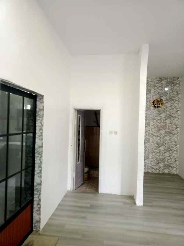 dijual kost jl garuda sakti