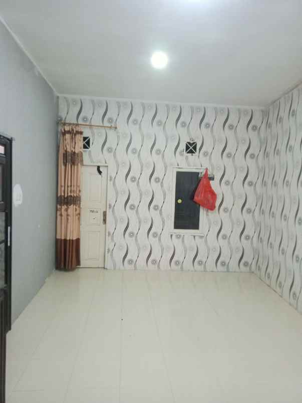 dijual kost jl garuda sakti