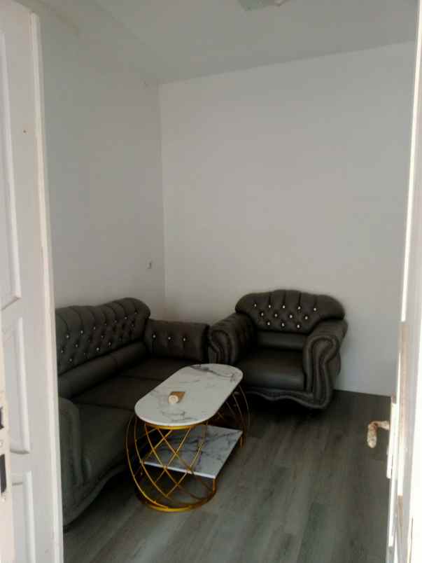 dijual kost jl garuda sakti