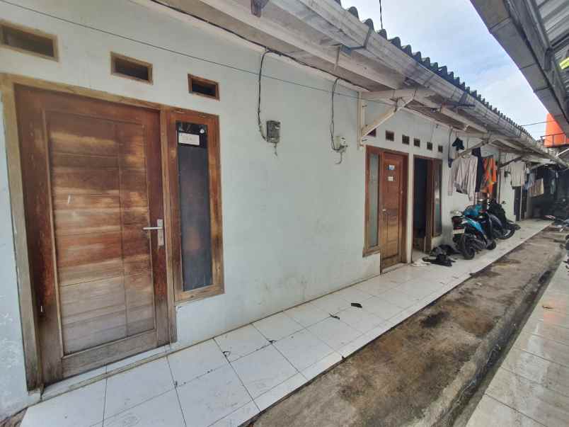 dijual kost lengkong gudang timur