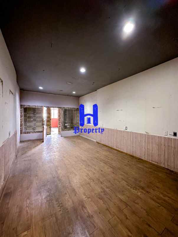 dijual ruko 4 tingkat di jalan sekip adam malik medan