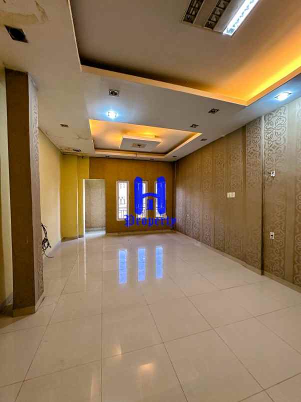 dijual ruko 4 tingkat di jalan sekip adam malik medan